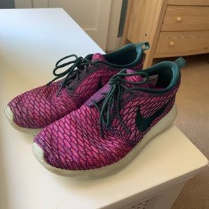 nike roche one flyknit sneakers